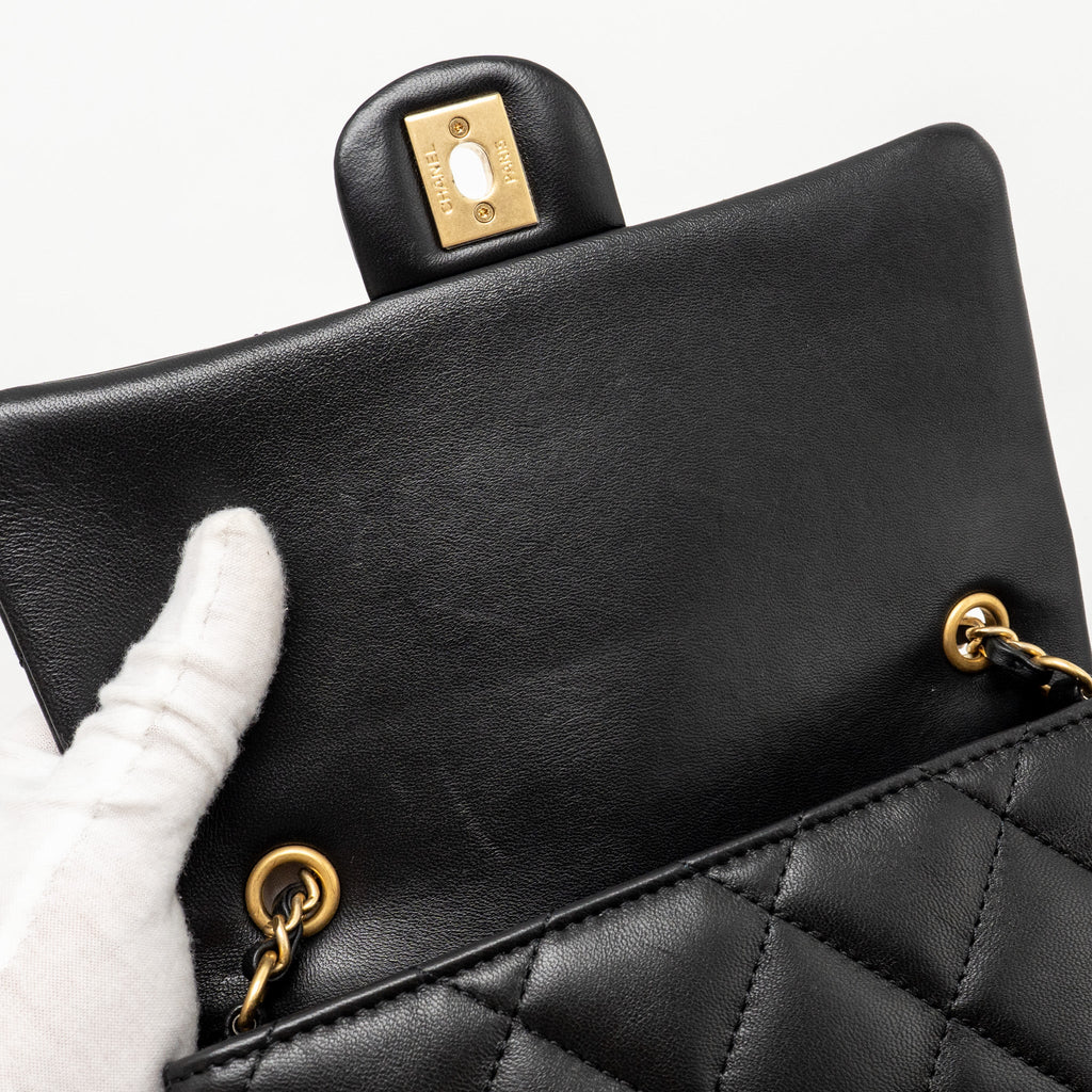 CHANEL 22B HEART CHAIN FLAP BAG LAMBSKIN BLACK GHW(MICROCHIP)