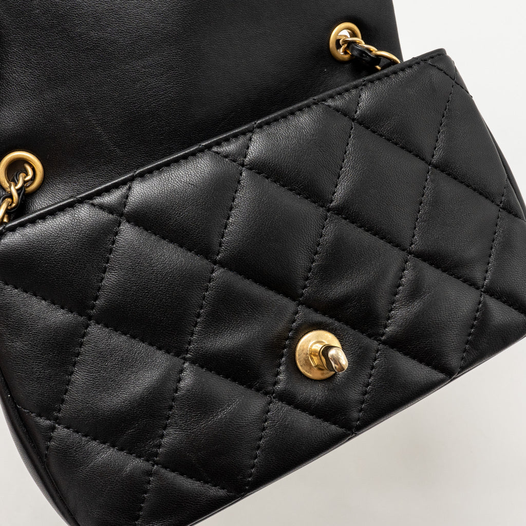 CHANEL 22B HEART CHAIN FLAP BAG LAMBSKIN BLACK GHW(MICROCHIP)
