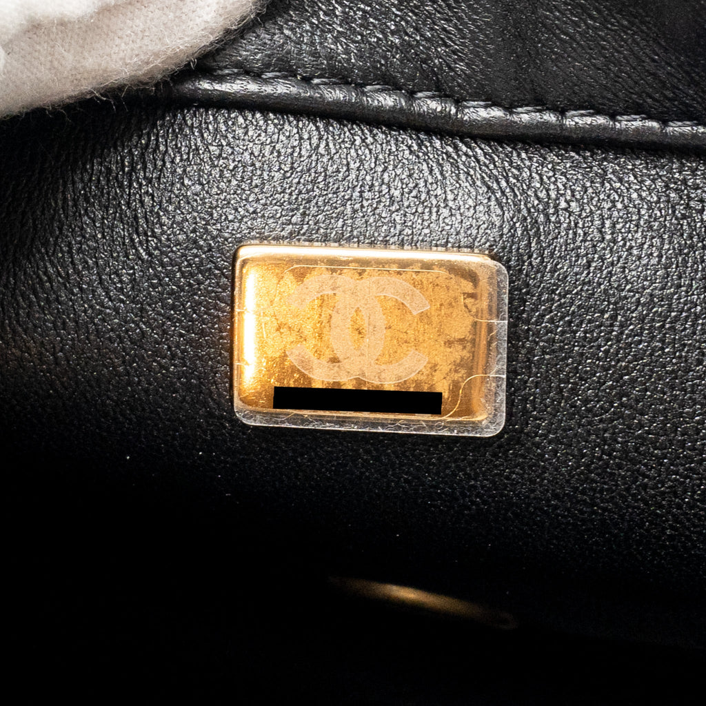 CHANEL 22B HEART CHAIN FLAP BAG LAMBSKIN BLACK GHW(MICROCHIP)