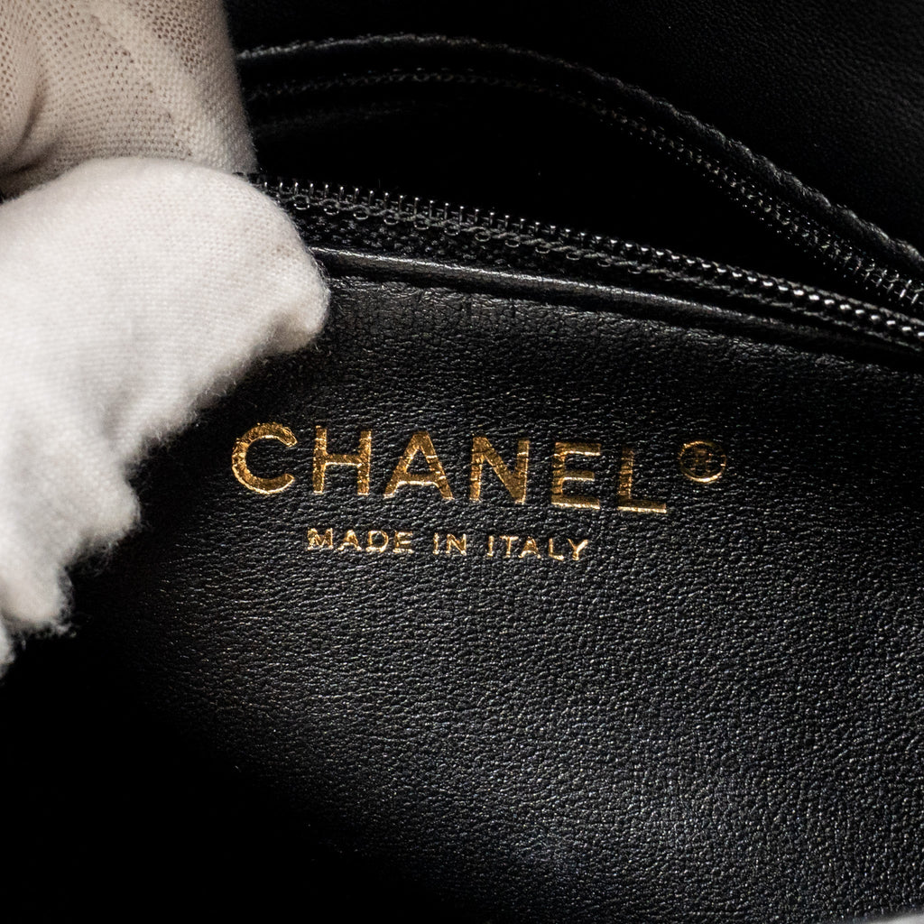 CHANEL 22B HEART CHAIN FLAP BAG LAMBSKIN BLACK GHW(MICROCHIP)