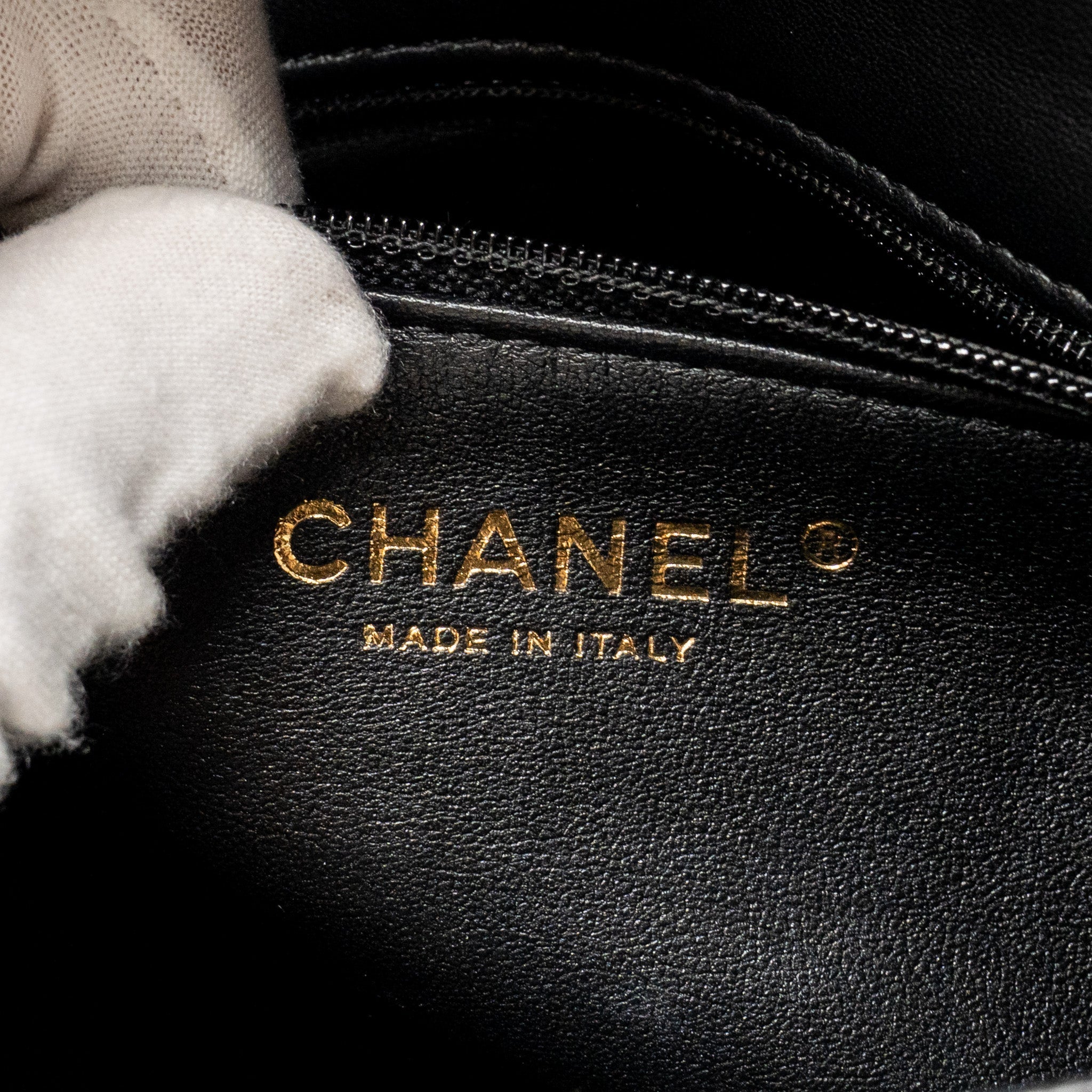 CHANEL 22B HEART CHAIN FLAP BAG LAMBSKIN BLACK GHW(MICROCHIP)