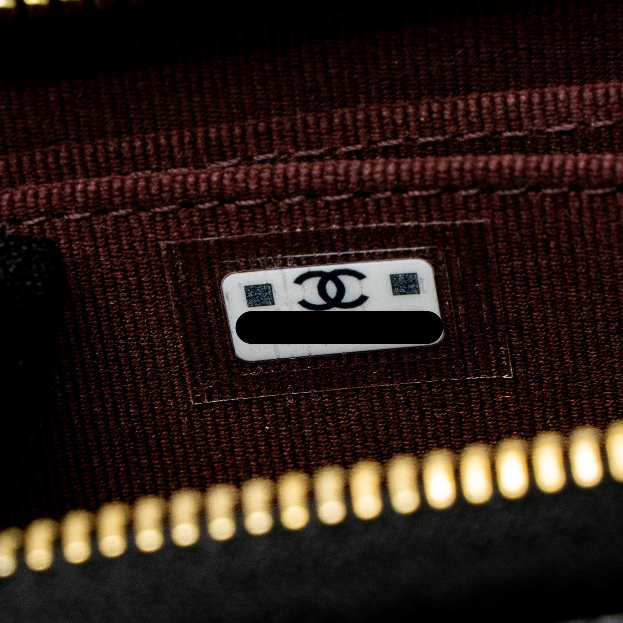 CHANEL ZIP CARD HOLDER CAVIAR BLACK GWH (MICROCHIP)