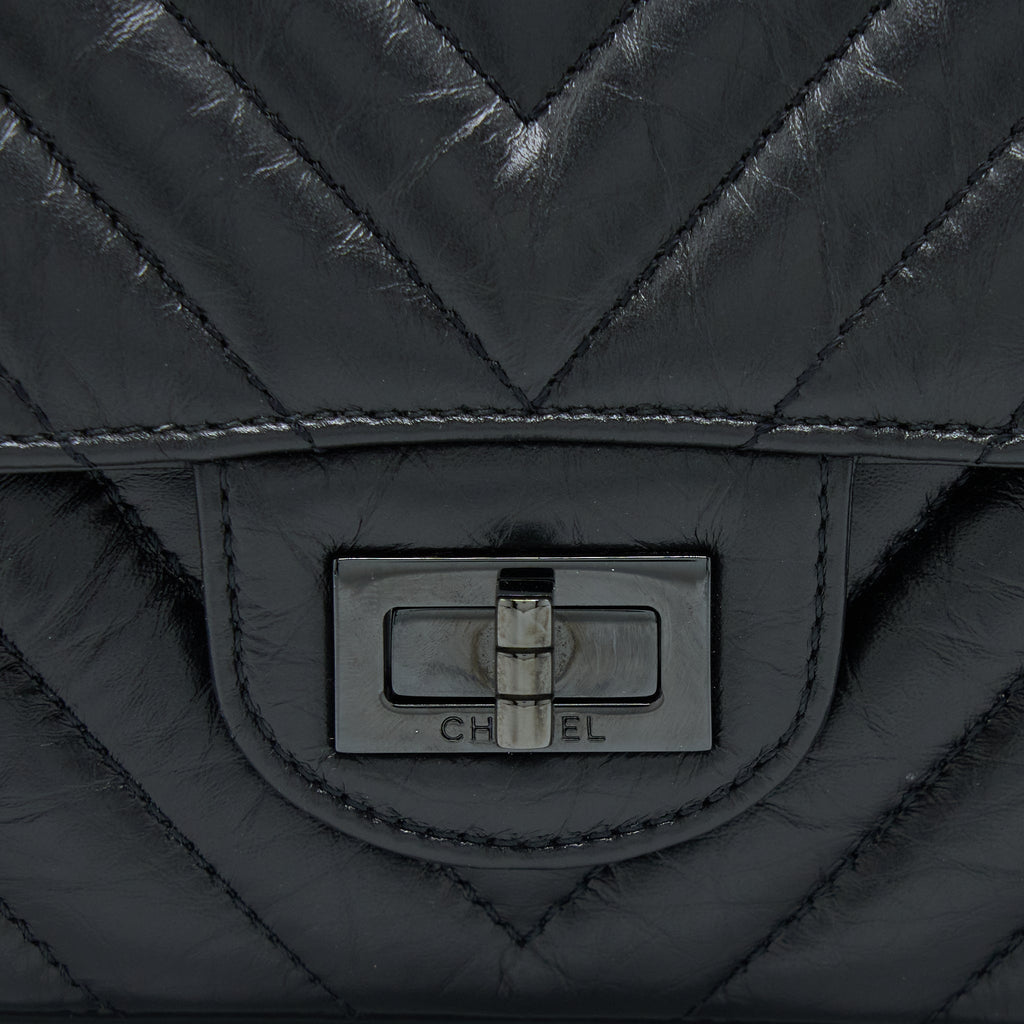 CHANEL MINI REISSUE 2.55 FLAP BAG CHEVRON AGED CALFSKIN SO BLACK