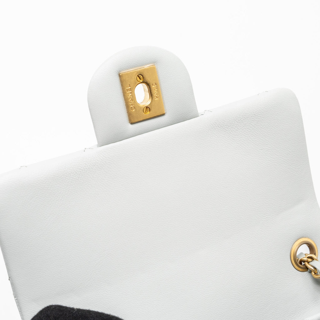 CHANEL 23C PEARL CRUSH MINI SQUARE FLAP BAG LAMBSKIN LIGHT GREY GHW (MICROCHIP)