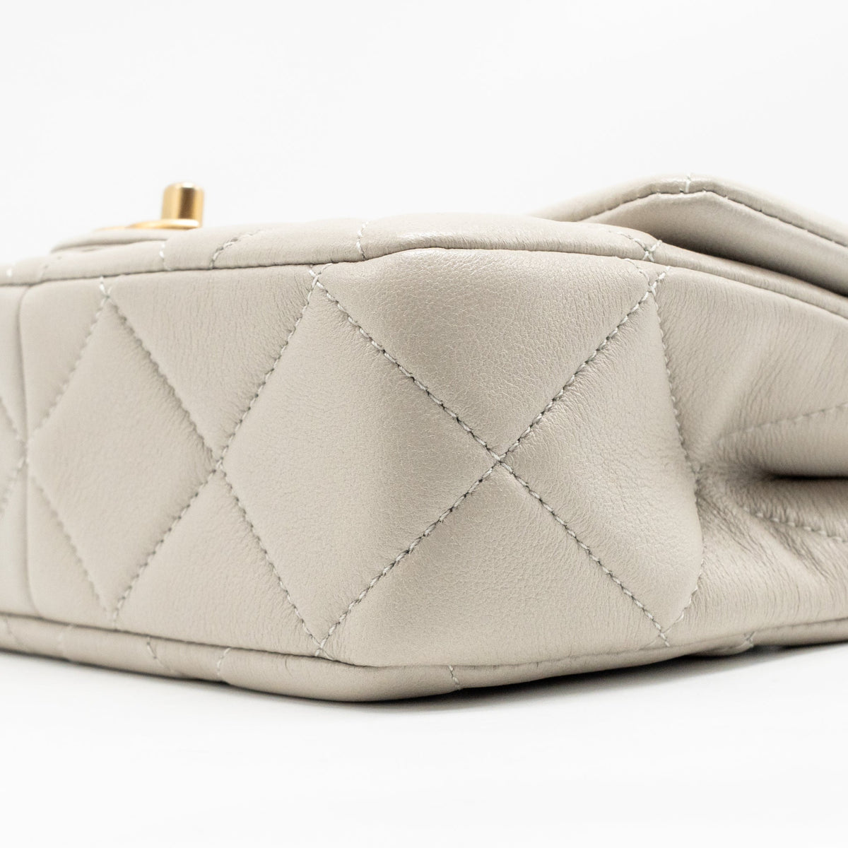 Chanel 24s pearl adjustable chain rectangular flap bag lambskin light grey GHW (microchip)