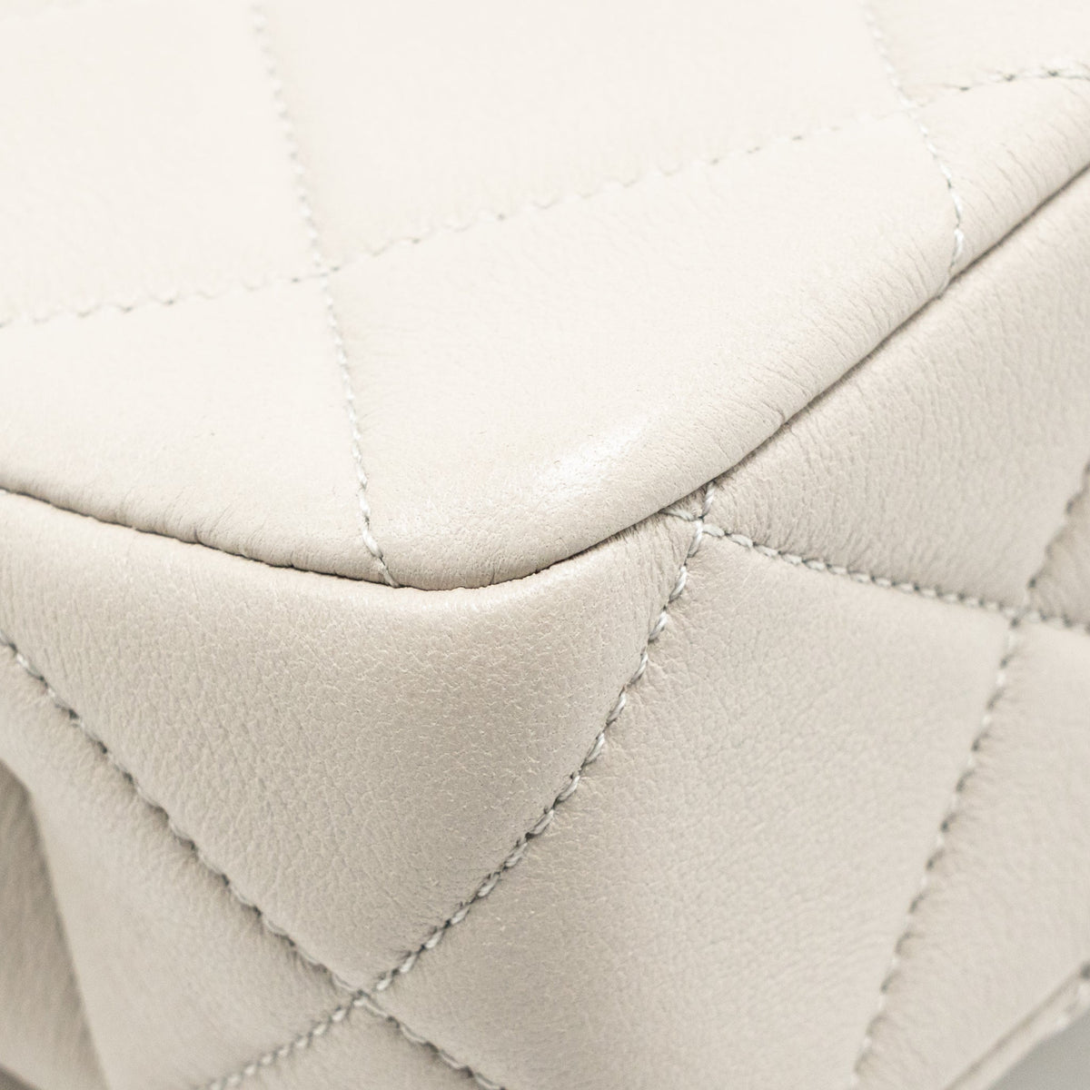 Chanel 24s pearl adjustable chain rectangular flap bag lambskin light grey GHW (microchip)