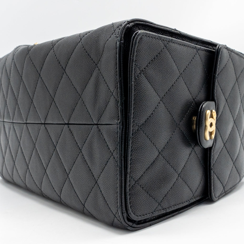 Chanel Medium 25 Bag Caviar Black GHW (Microchip)