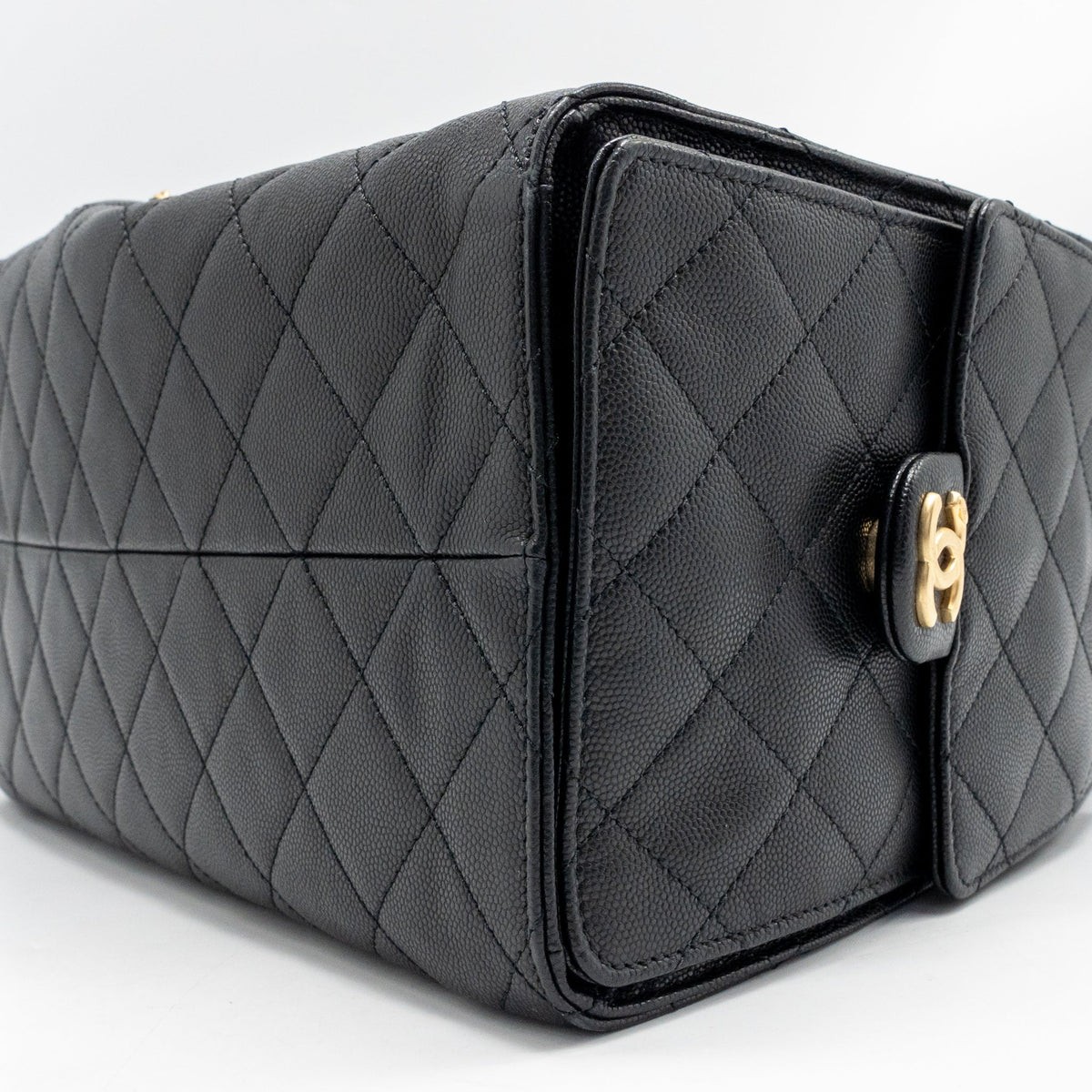 Chanel Medium 25 Bag Caviar Black GHW (Microchip)