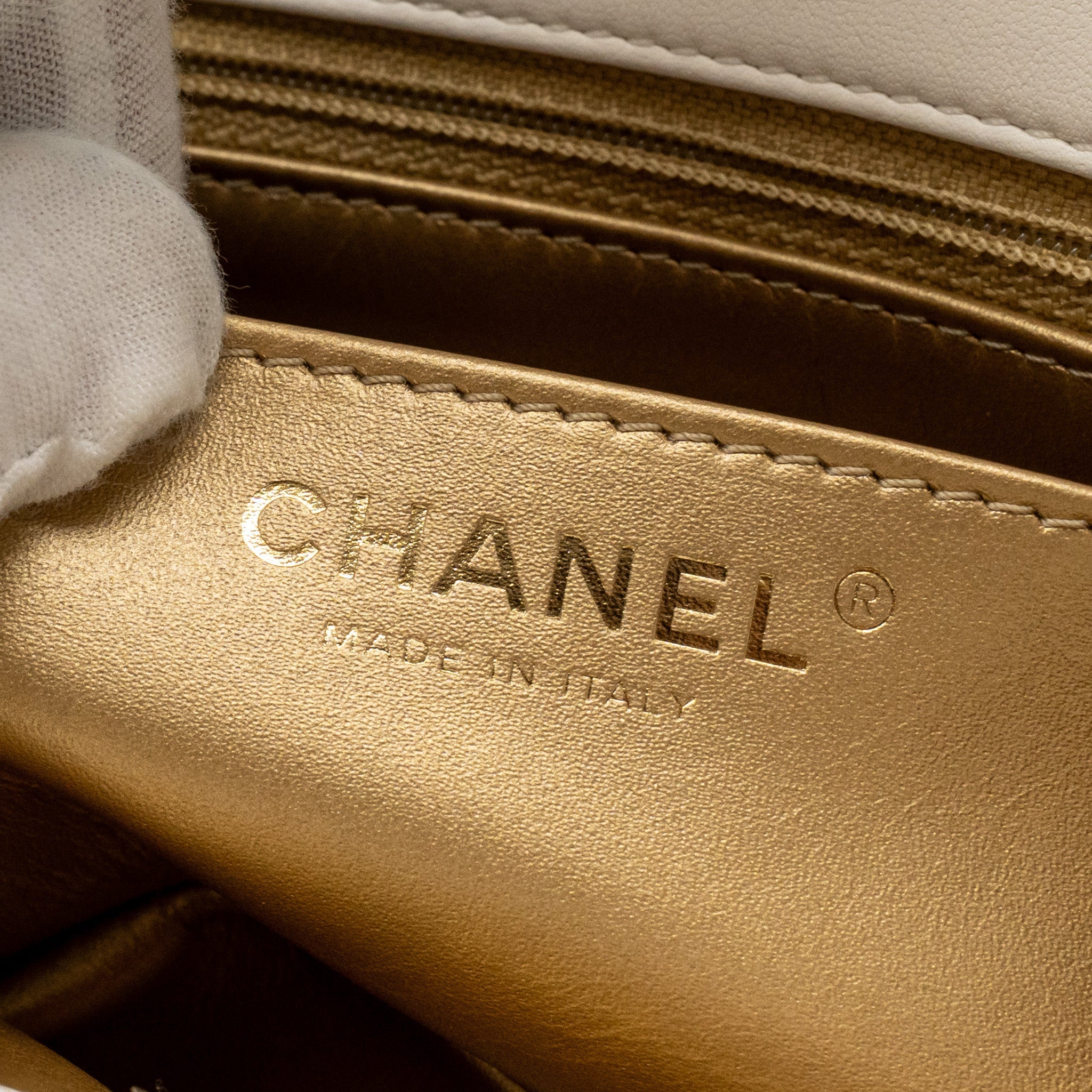 CHANEL PEARL CRUSH MINI SQUARE LAMBSKIN WHITE GHW (MICROCHIP)