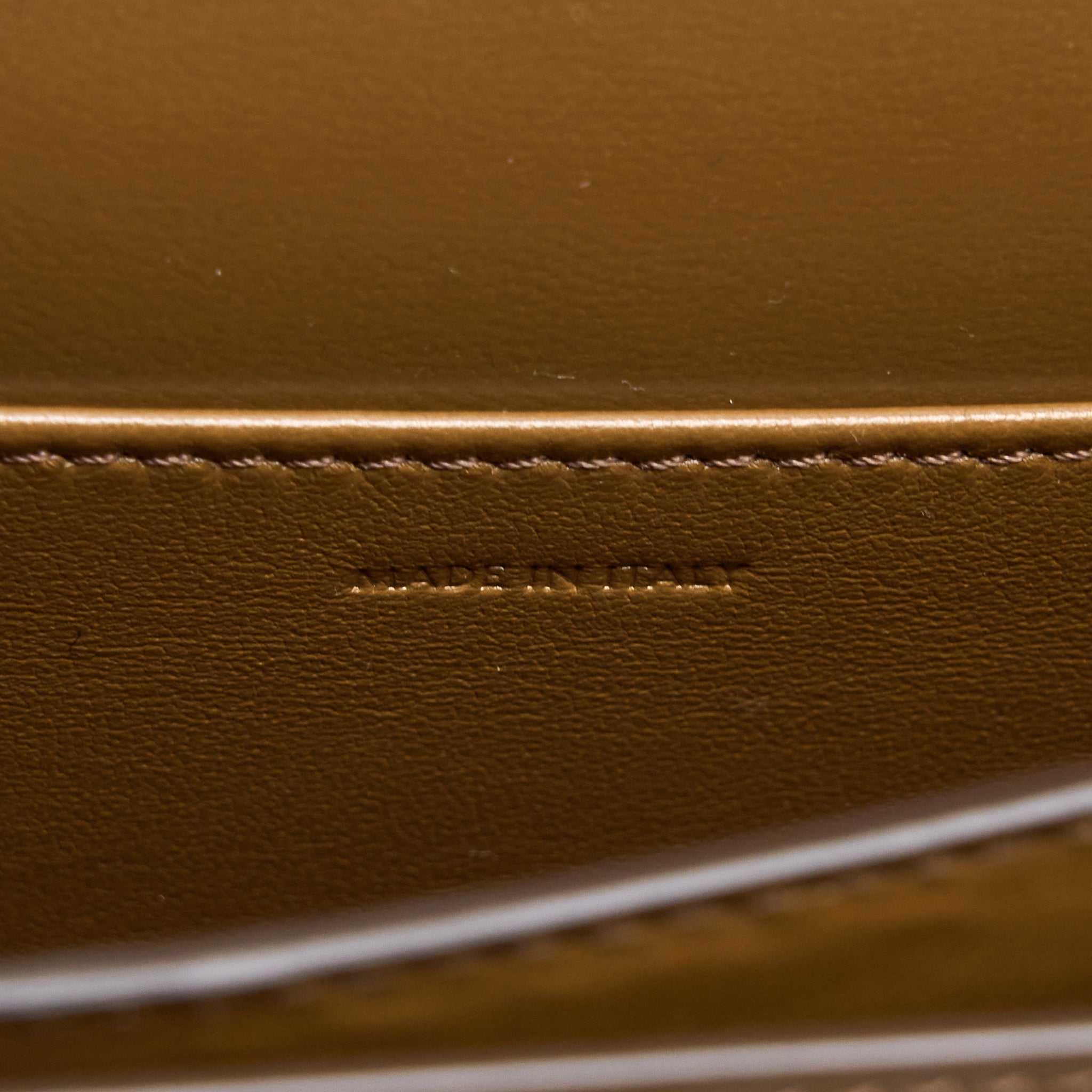 CELINE TEEN CLASSIC BAG IN BOX CALFSKIN CAMEL GHW