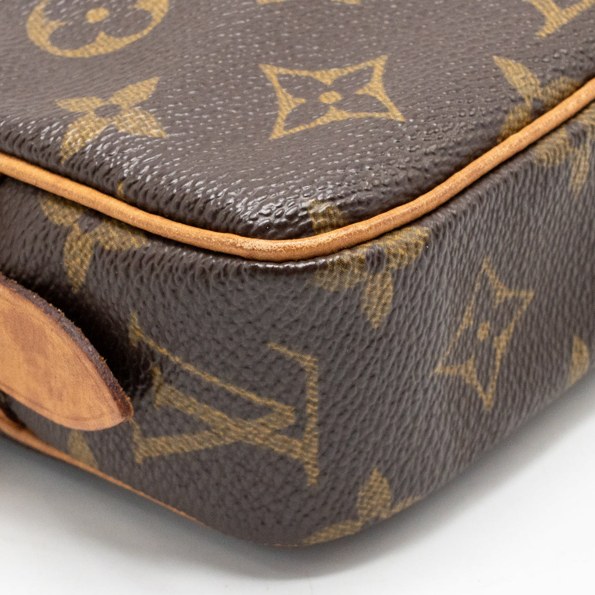 Louis Vuitton vintage pochette Marly Bandouliere monogram canvas GHW