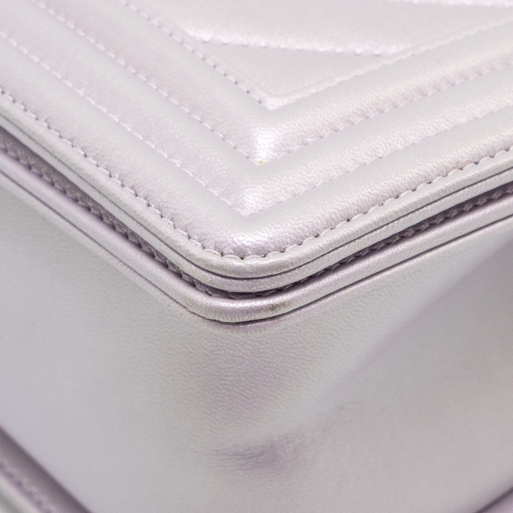 Chanel medium boy bag chevron Lambskin iridescent lilac SHW