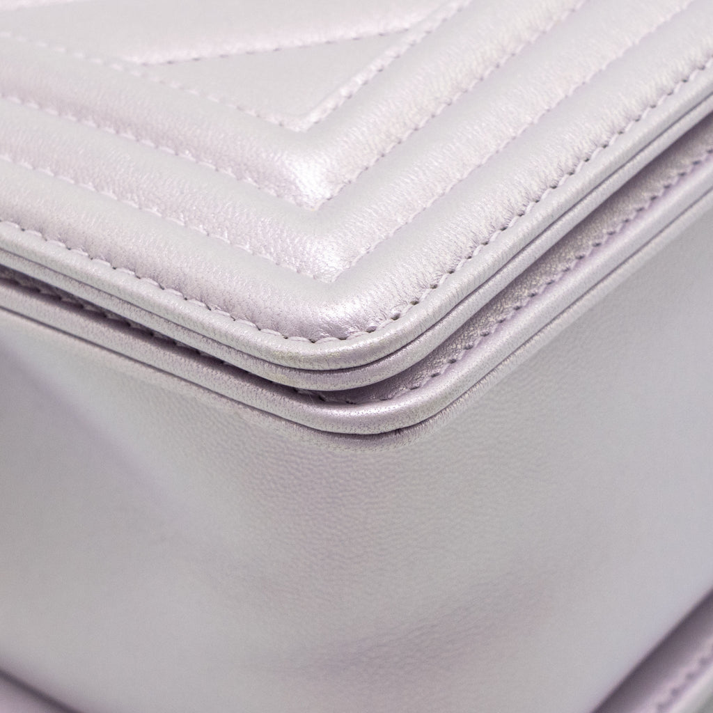 Chanel medium boy bag chevron Lambskin iridescent lilac SHW