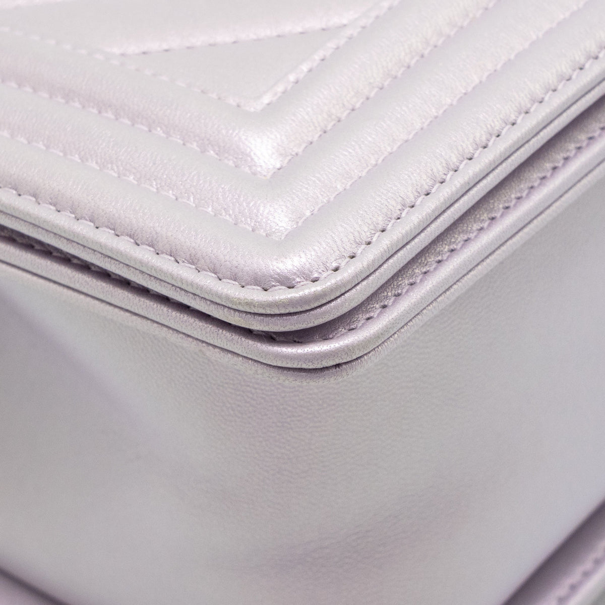 Chanel medium boy bag chevron Lambskin iridescent lilac SHW