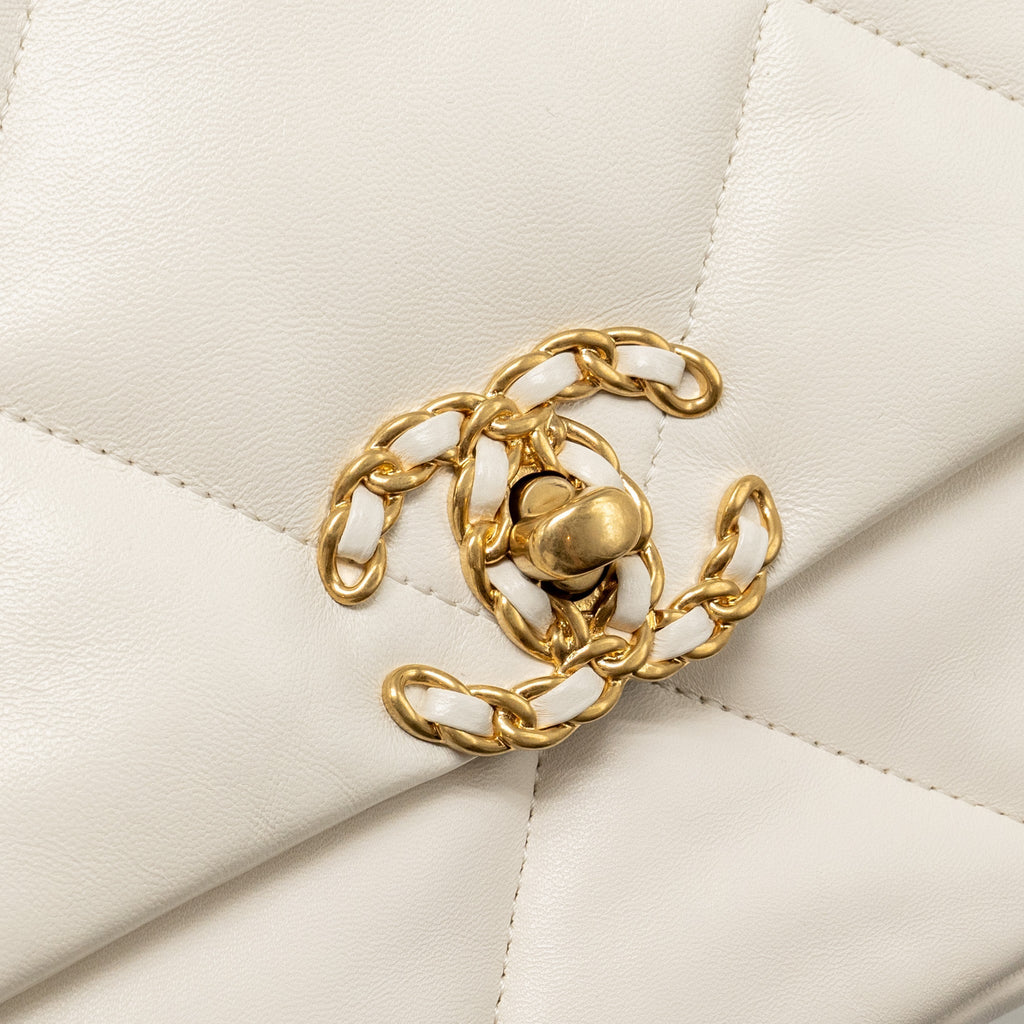 CHANEL SMALL 19 BAG LAMBSKIN WHITE MULTICOLOUR HARDWARE (MICROCHIP)
