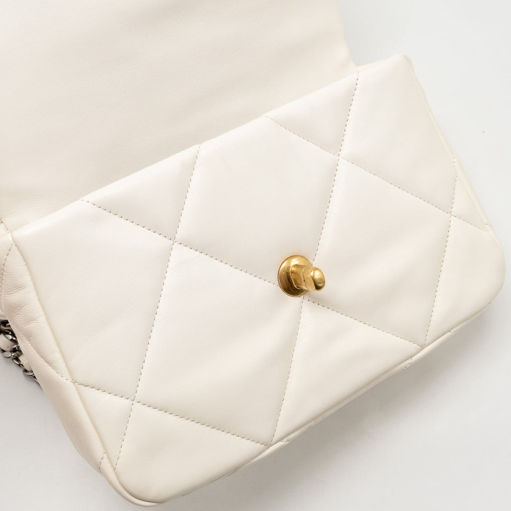 CHANEL SMALL 19 BAG LAMBSKIN WHITE MULTICOLOUR HARDWARE (MICROCHIP)