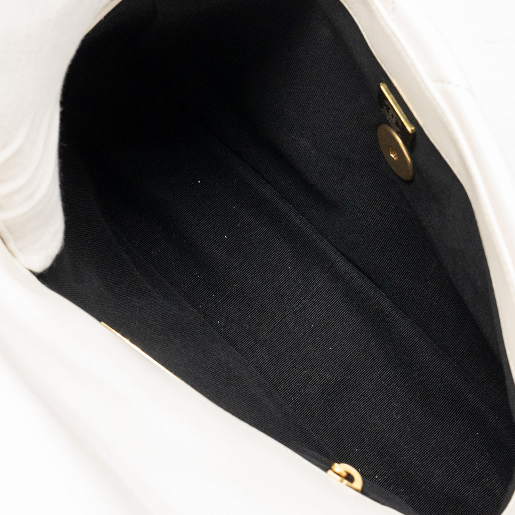 CHANEL SMALL 19 BAG LAMBSKIN WHITE MULTICOLOUR HARDWARE (MICROCHIP)