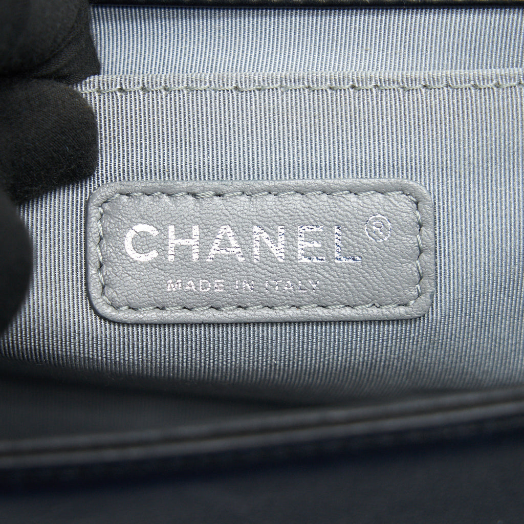 CHANEL MEDIUM BOY CHANEL HANDBAG BLACK RUTHENIUM HARDWARE