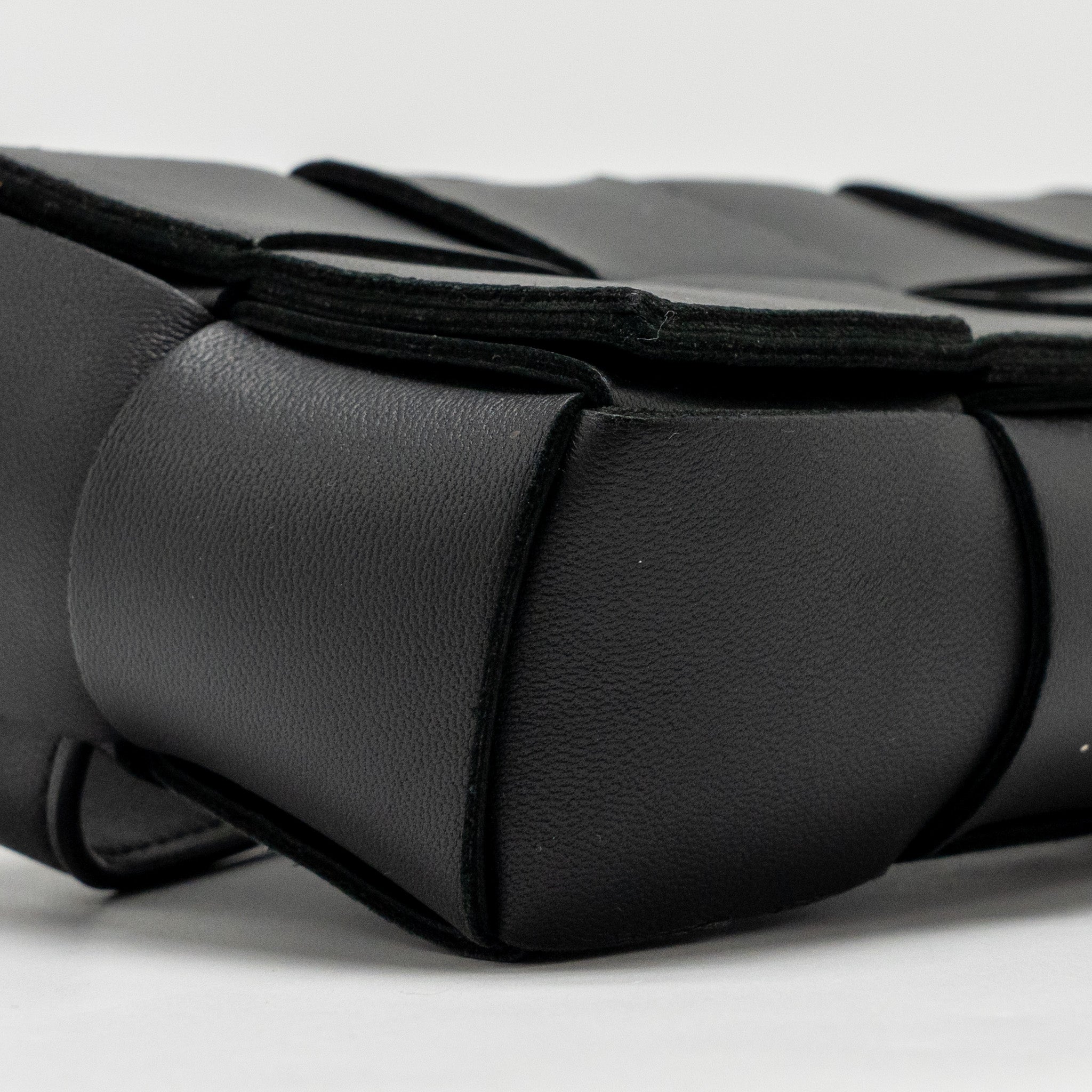 BOTTEGA VENETA CASSETTE BELT BAG CALFSKIN BLACK GHW