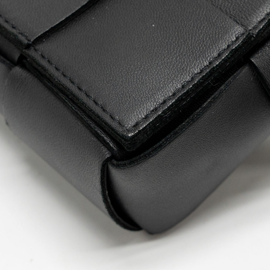 BOTTEGA VENETA CASSETTE BELT BAG CALFSKIN BLACK GHW