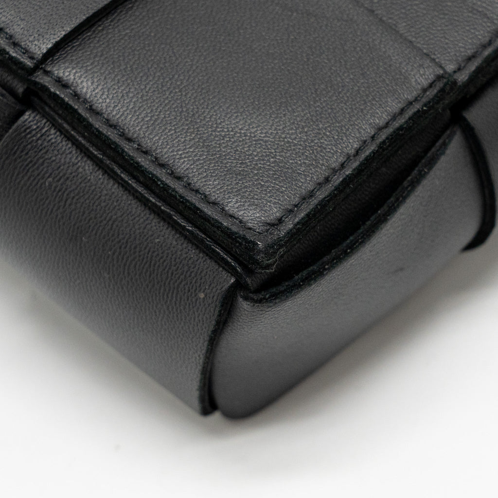 BOTTEGA VENETA CASSETTE BELT BAG CALFSKIN BLACK GHW