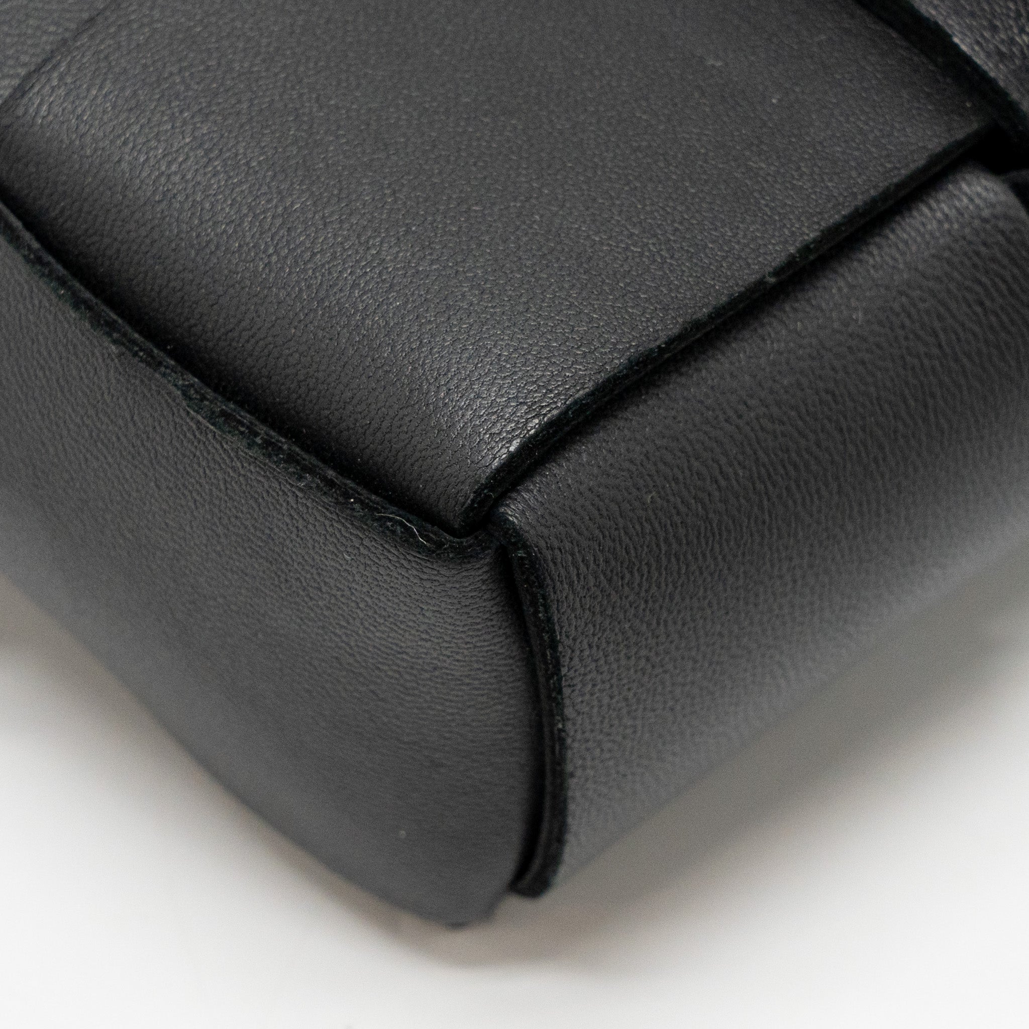 BOTTEGA VENETA CASSETTE BELT BAG CALFSKIN BLACK GHW