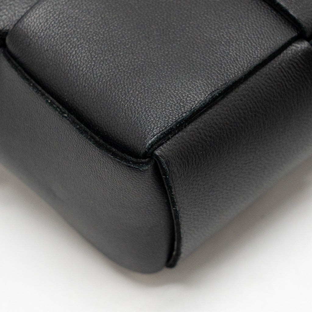 BOTTEGA VENETA CASSETTE BELT BAG CALFSKIN BLACK GHW
