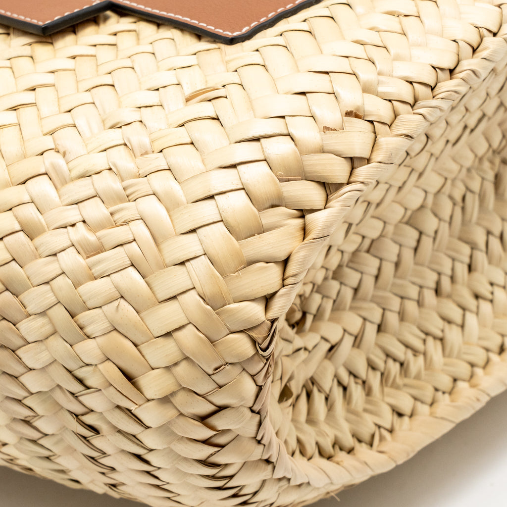 Loewe Basket Bag leather-trimmed woven raffia Palm Leaf/calfskin natural/Tan SHW