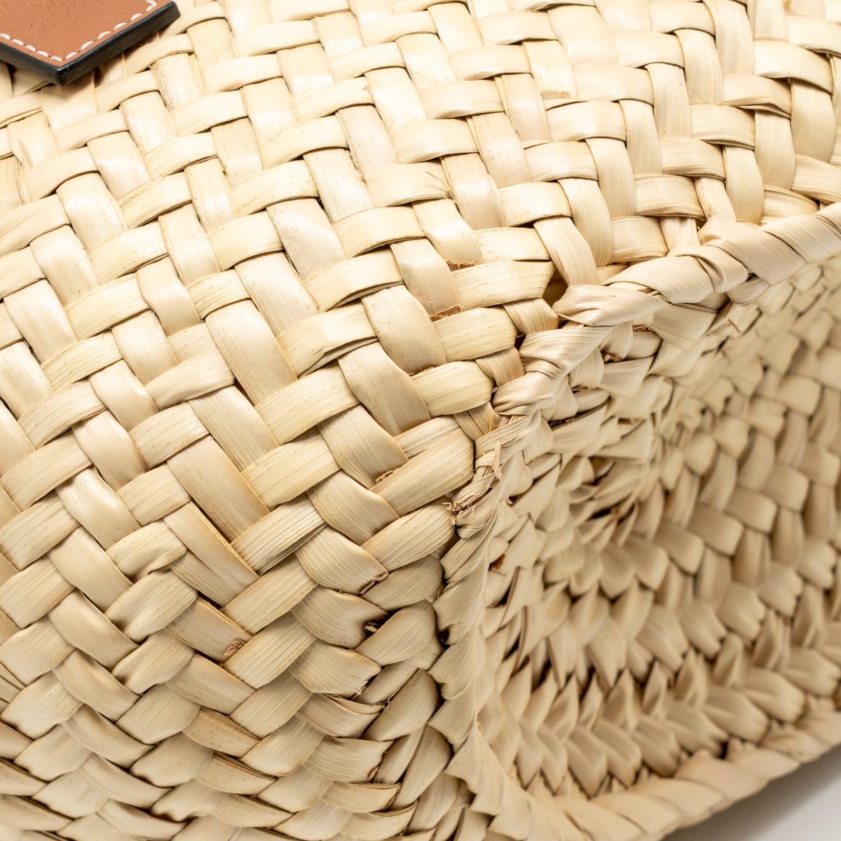 Loewe Basket Bag leather-trimmed woven raffia Palm Leaf/calfskin natural/Tan SHW