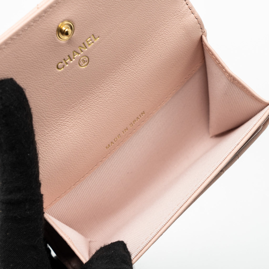 CHANEL 19 CARD HOLDER LAMBSKIN LIGHT PINK GHW (MICROCHIP)