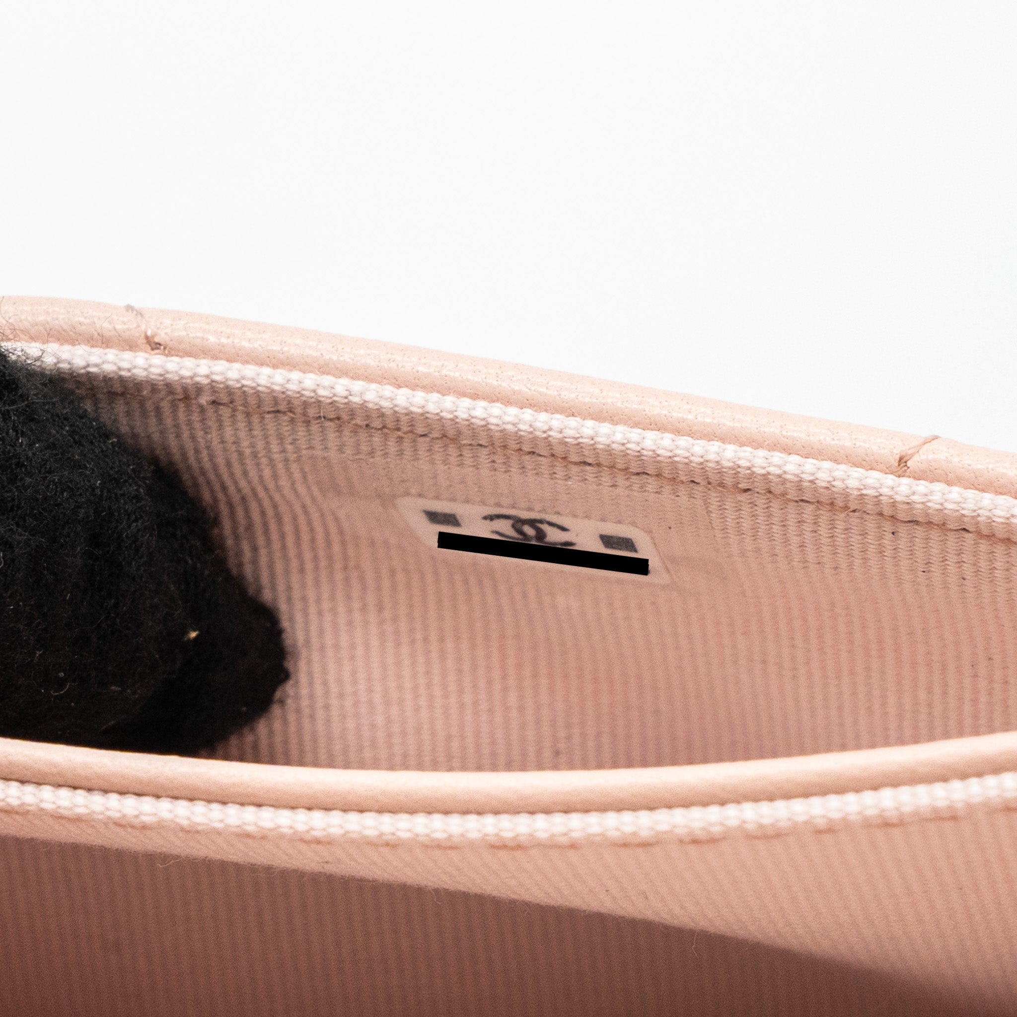 CHANEL 19 CARD HOLDER LAMBSKIN LIGHT PINK GHW (MICROCHIP)