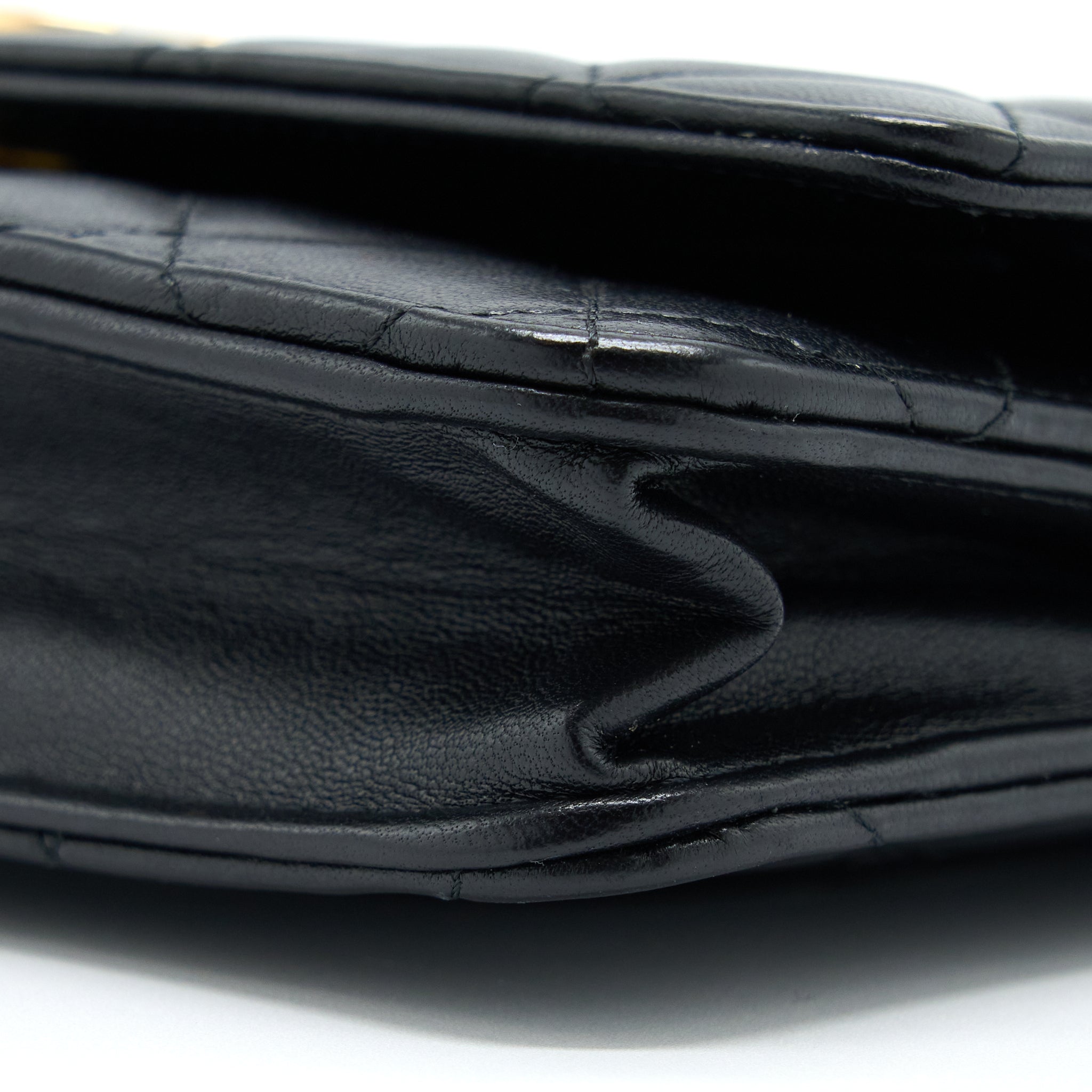 CHANEL DETAILED TOP HANDLE WALLET ON CHAIN LAMBSKIN BLACK BRUSHED GHW (MICROCHIP)