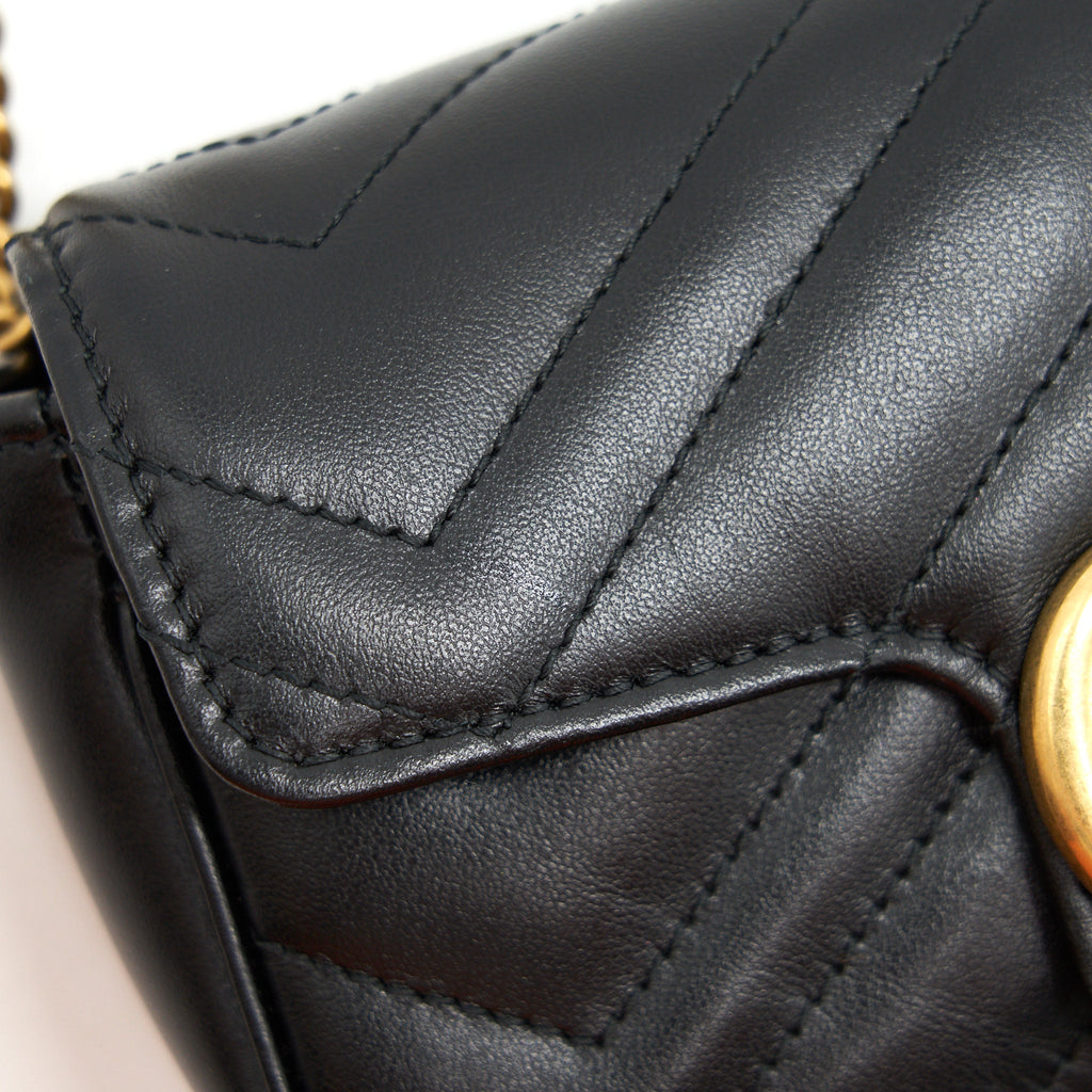 GUCCI GG MARMONT SUPER MINI LEATHER BAG IN BLACK