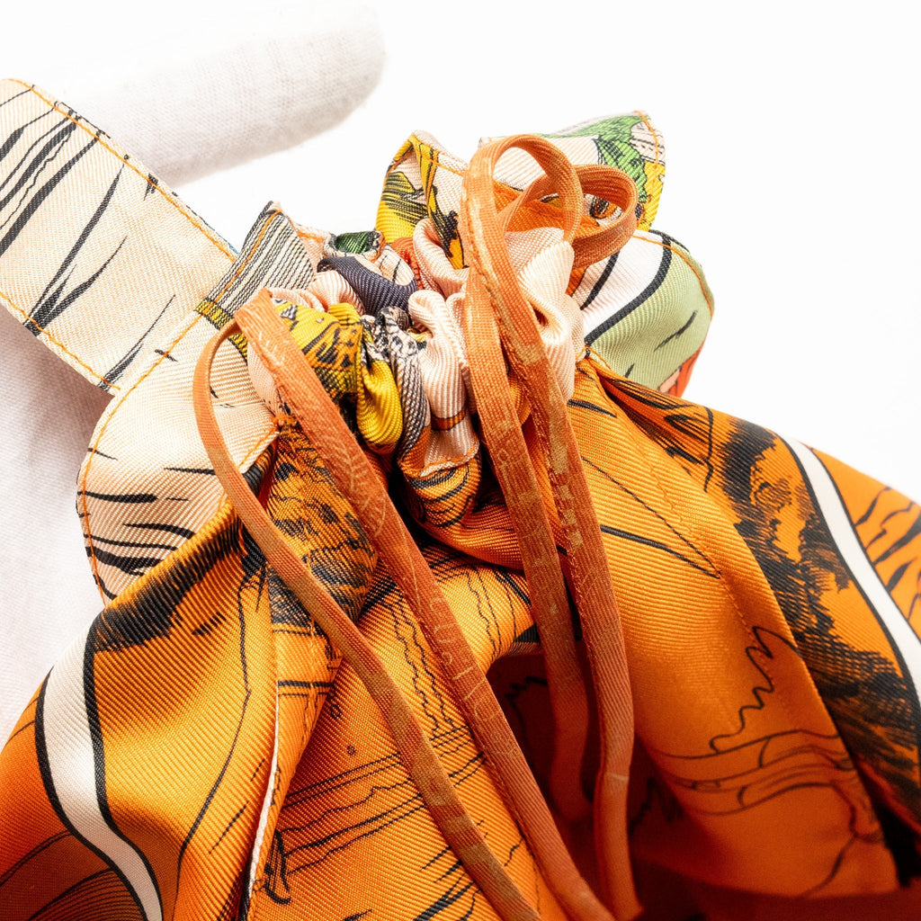 HERMES SILK TOTE BAG LA JEUNESSE ET LELEGANCE MULTICOLOR