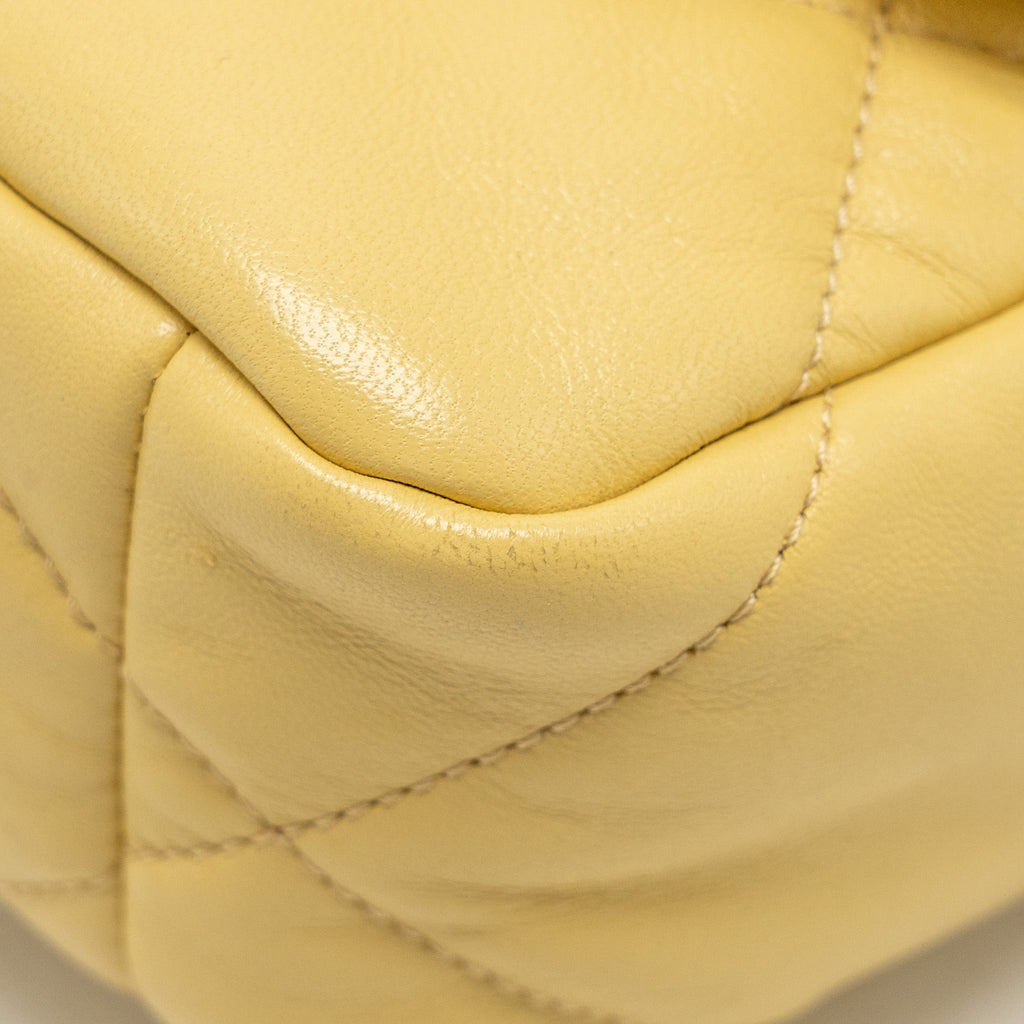 CHANEL SMALL 19 BAG LAMBSKIN YELLOW MULTICOLOUR HARDWARE (MICROCHIP)