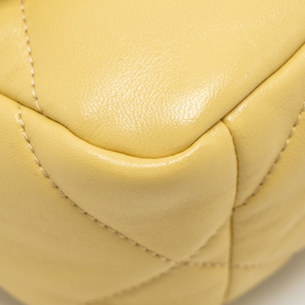 CHANEL SMALL 19 BAG LAMBSKIN YELLOW MULTICOLOUR HARDWARE (MICROCHIP)