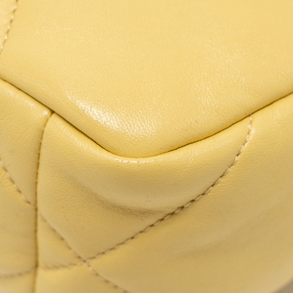 CHANEL SMALL 19 BAG LAMBSKIN YELLOW MULTICOLOUR HARDWARE (MICROCHIP)