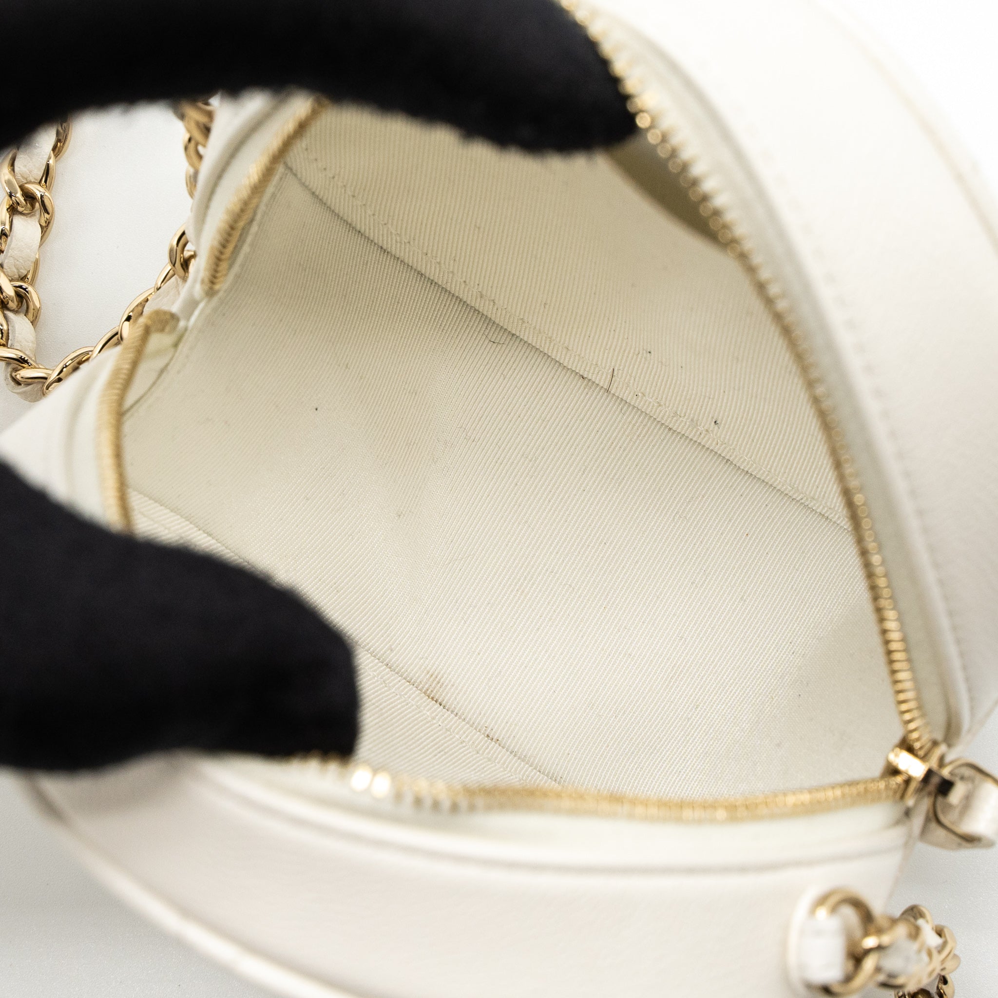 CHANEL ROUND CLUTCH WITH CHAIN CAVIAR WHITE LGHW