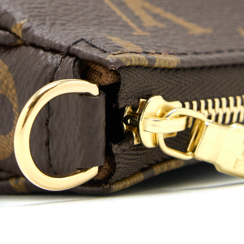 LOUIS VUITTON POCHETTE ACCESSORIES MONOGRAM CANVAS GHW (NEW VERSION)