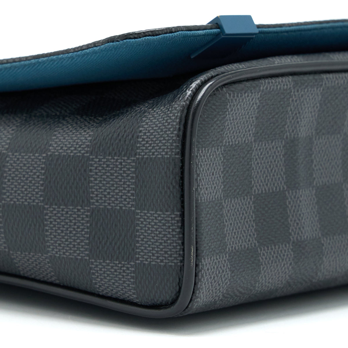 LOUIS VUITTON MESSENGER BAG DAMIER GRAPHITE SHW
