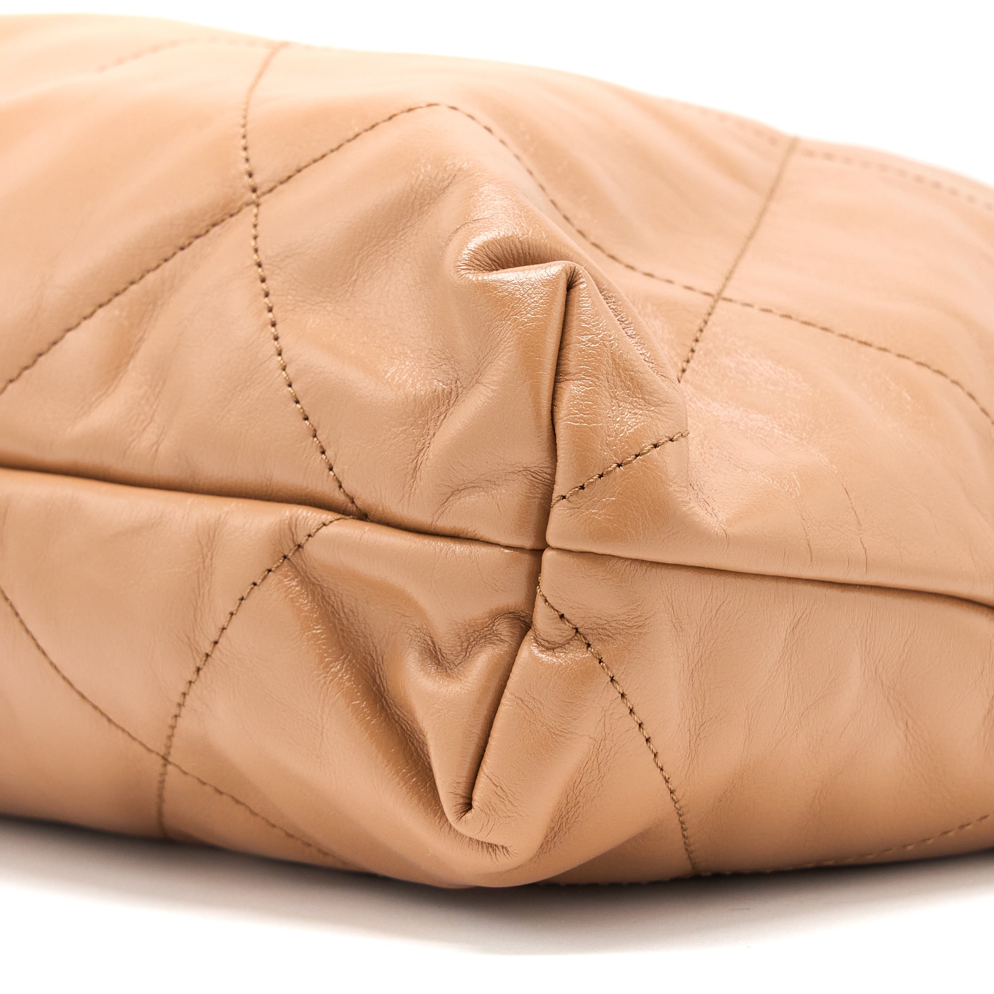 CHANEL MEDIUM 22 BAG SHINY CALFSKIN CARAMEL GHW (MICROCHIP)