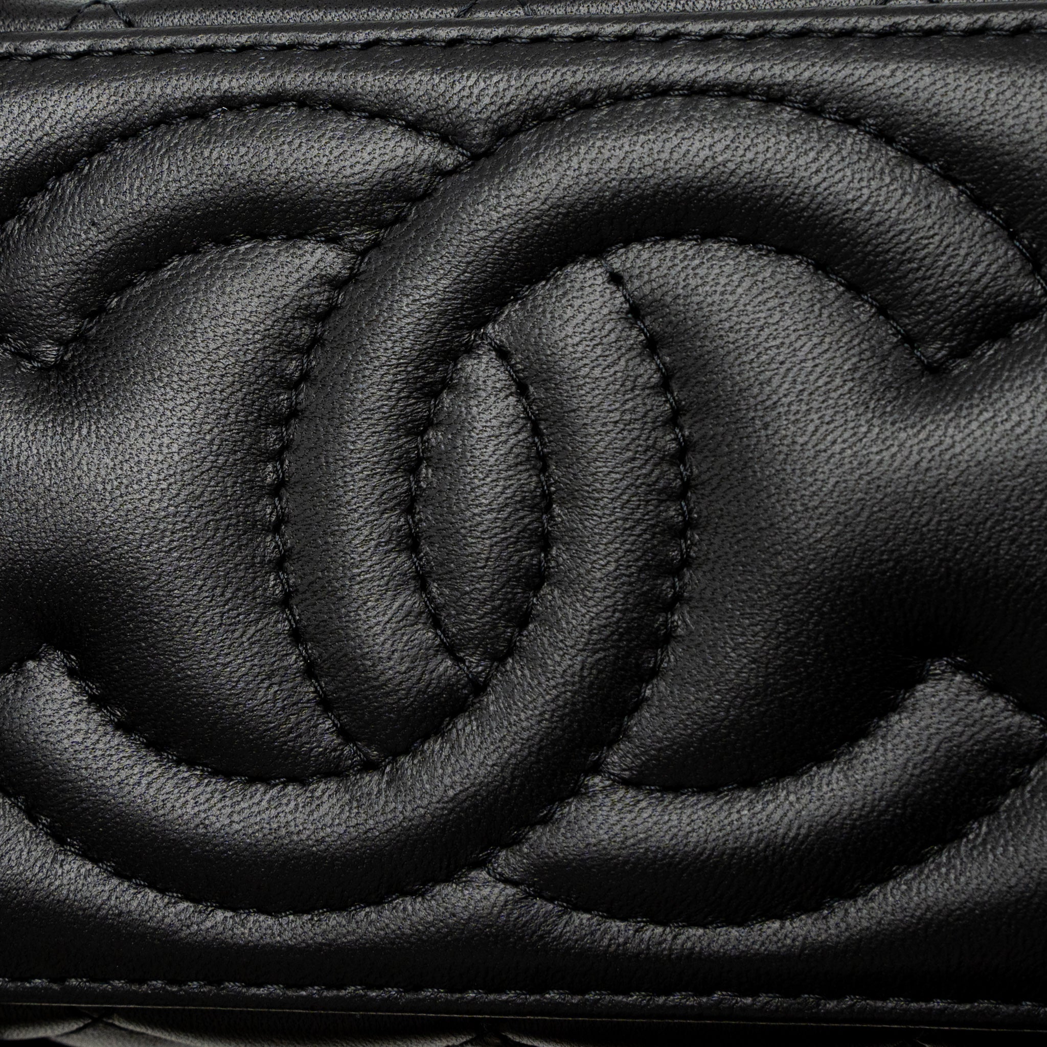 CHANEL PEARL CRUSH LONG VANITY WITH CHAIN LAMBSKIN BLACK GHW (MICROCHIP)