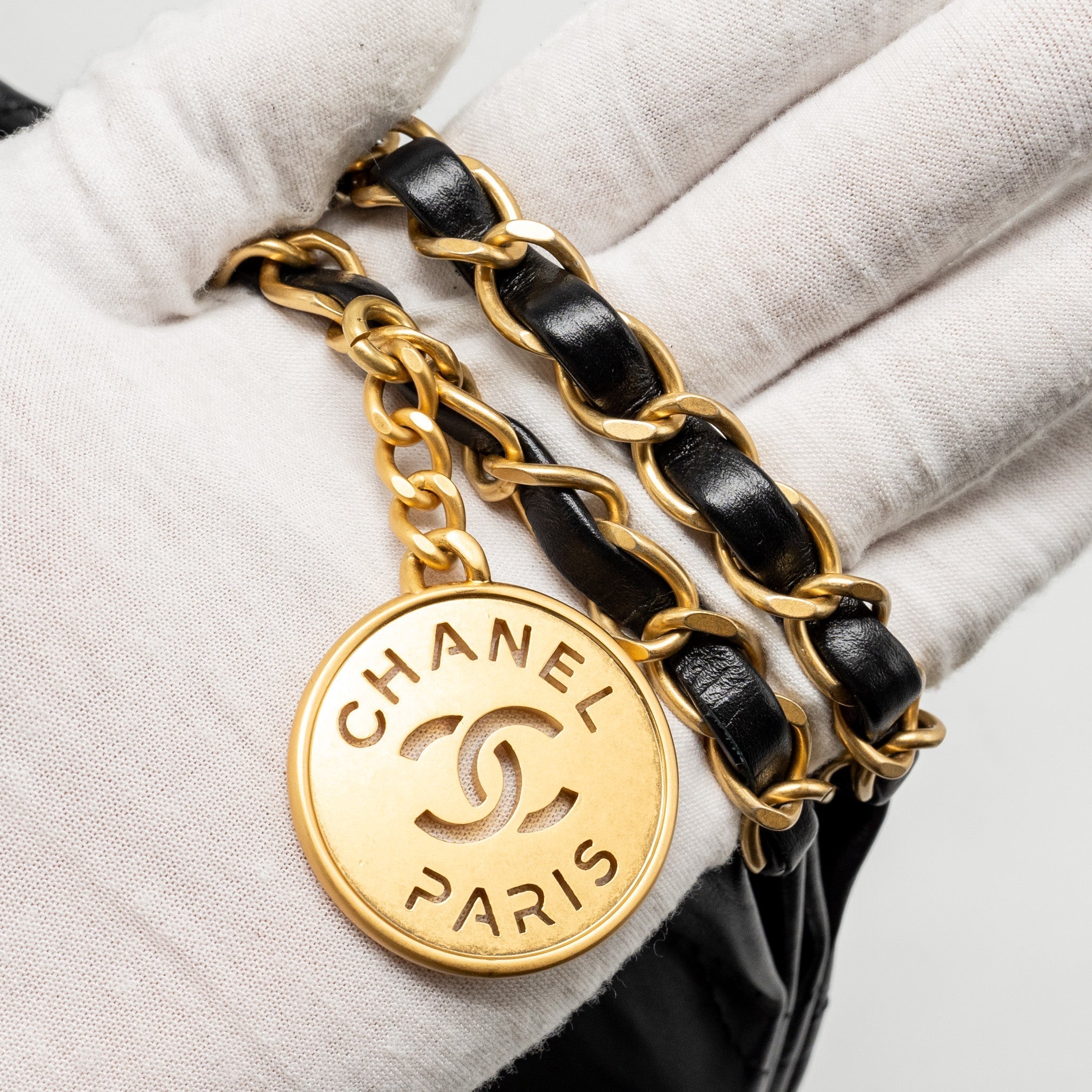 CHANEL SMALL 22BAG SHINY CALFSKIN BLACK GHW (MICROCHIP)