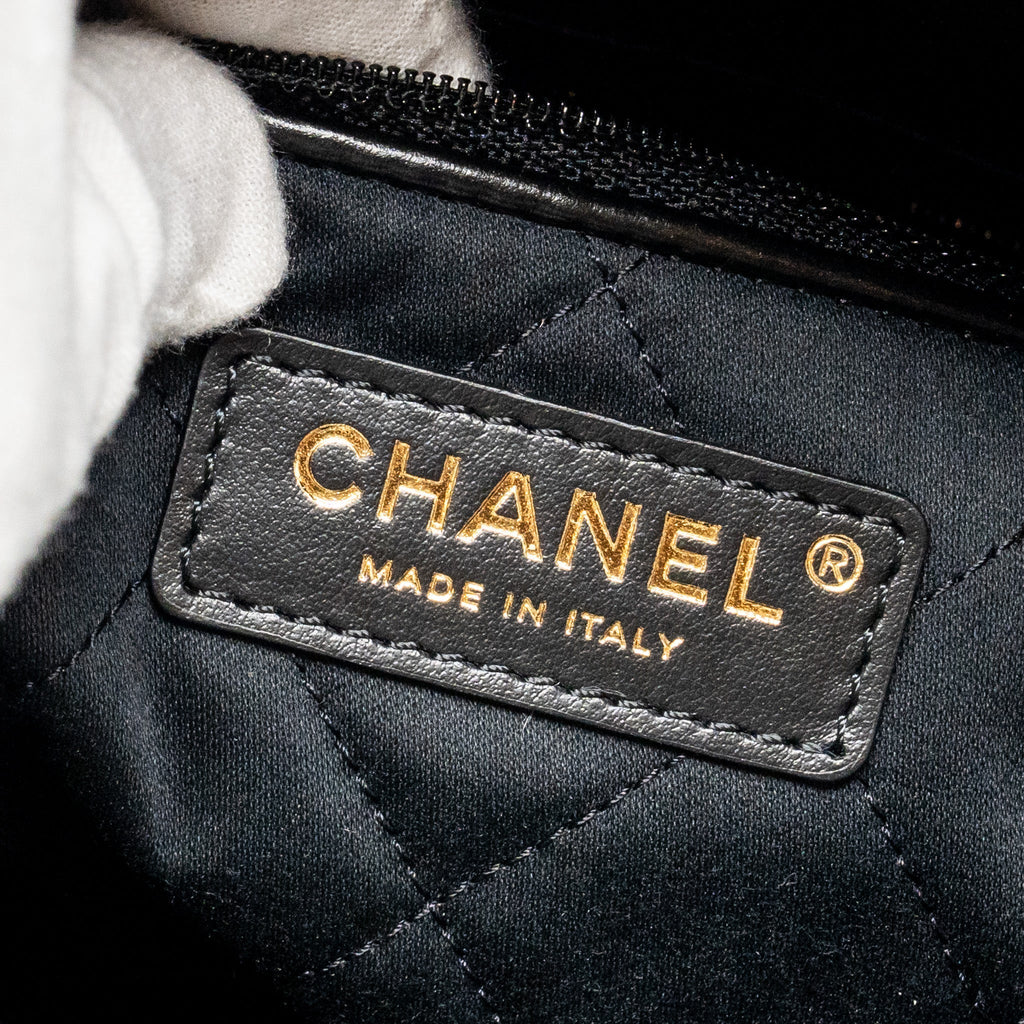 CHANEL SMALL 22BAG SHINY CALFSKIN BLACK GHW (MICROCHIP)