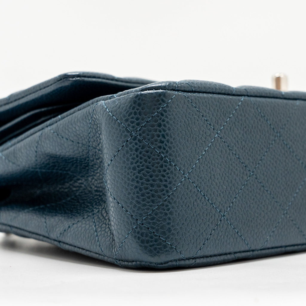 CHANEL MEDIUM CLASSIC DOUBLE FLAP BAG CAVIAR METALLIC DARK BLUE SHW
