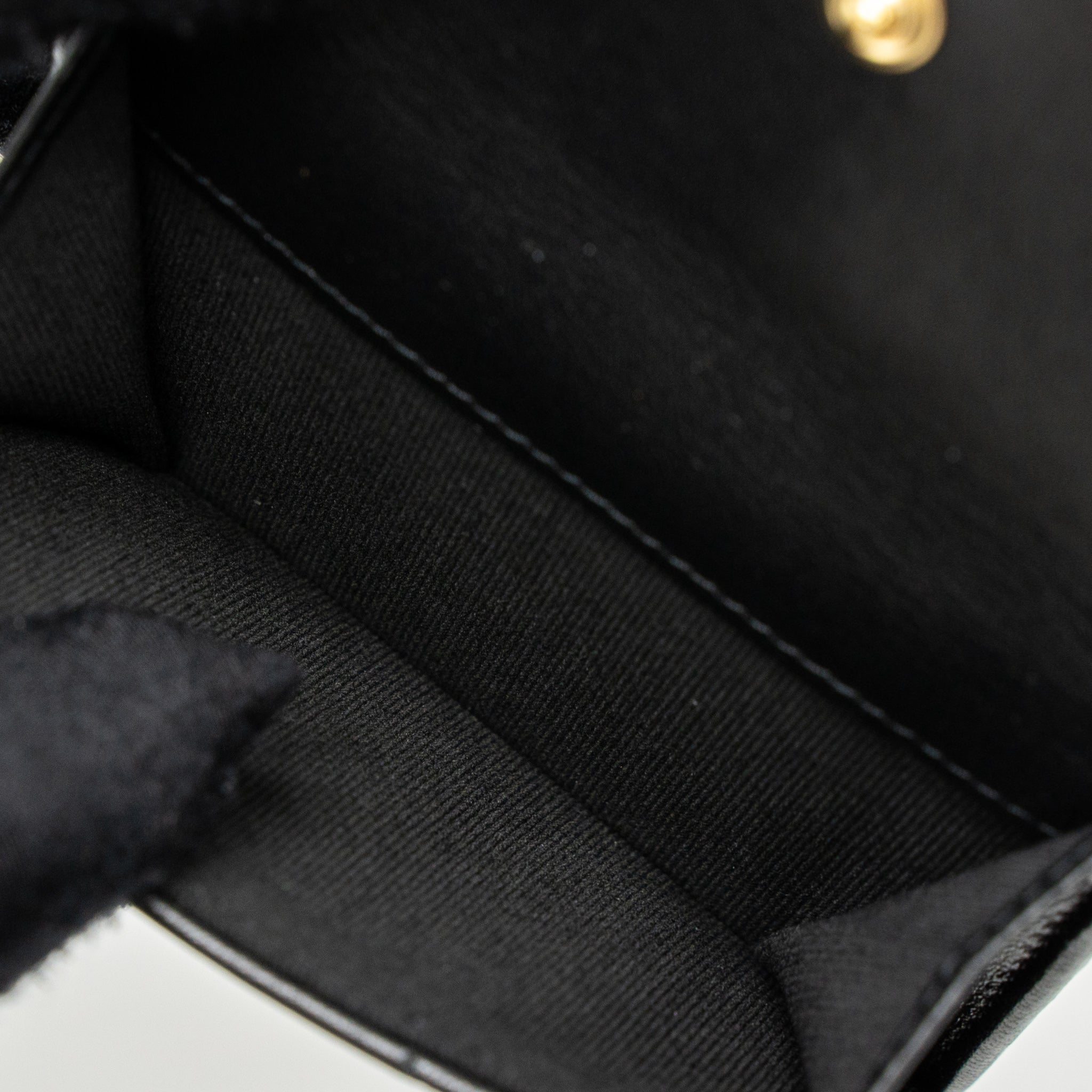 CHANEL 19 FLAP COMPACT WALLET LAMBSKIN BLACK GHW (MICROCHIP)