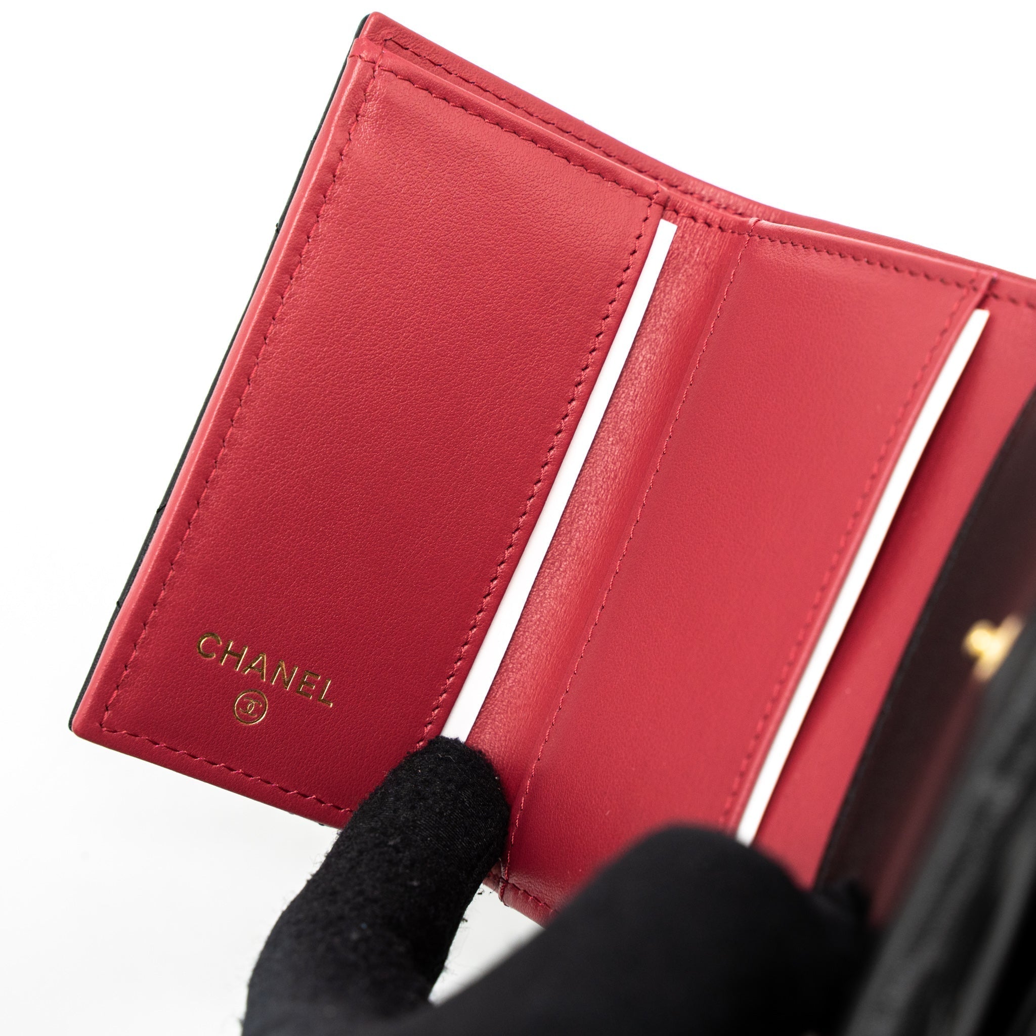CHANEL 19 FLAP COMPACT WALLET LAMBSKIN BLACK GHW (MICROCHIP)