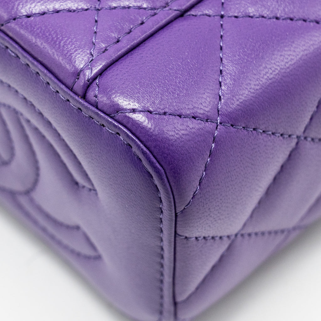 CHANEL 22A MINI VANITY CASE LAMBSKIN PURPLE LGHW (MICROCHIP)