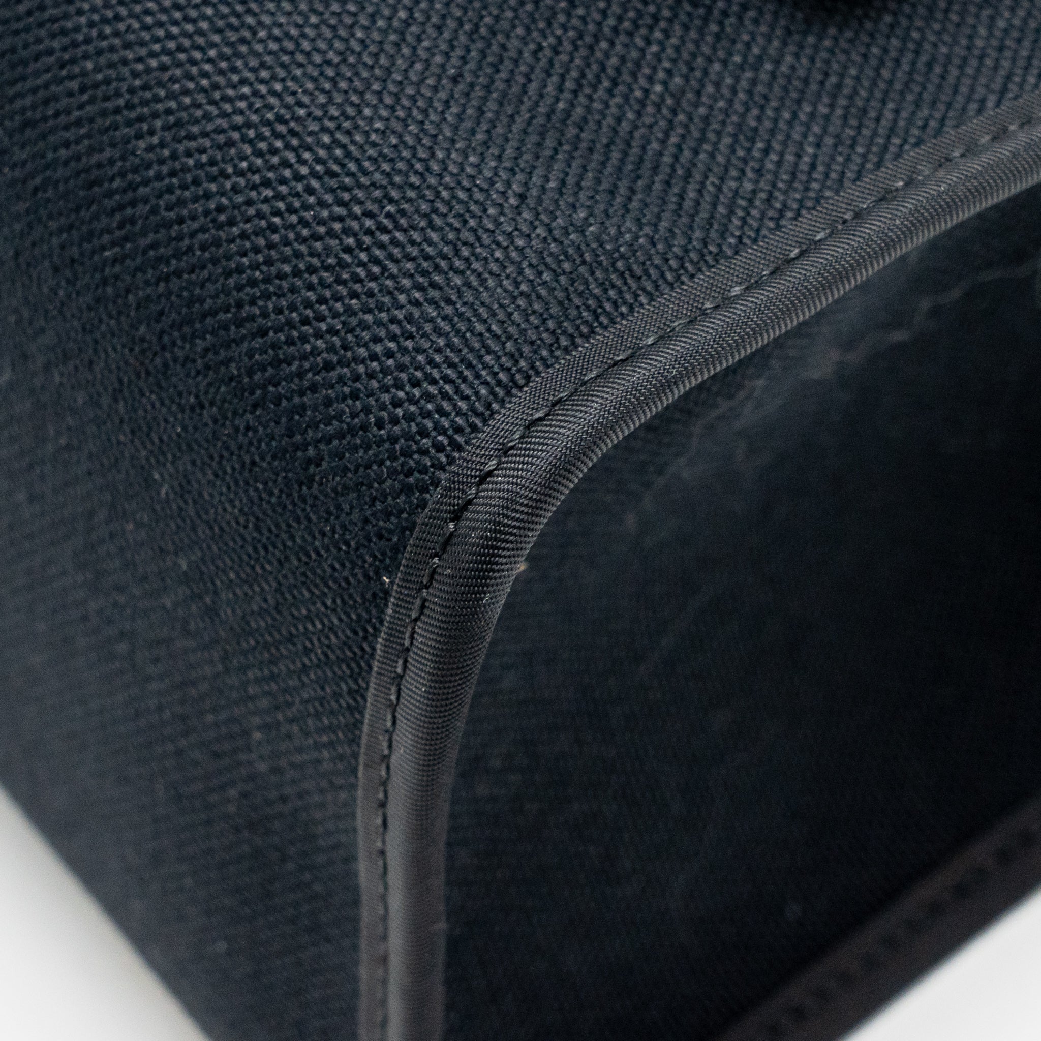 HERMES HERBAG 31 ZIP BAG CANVAS / HUNTER LEATHER BLACK SHW