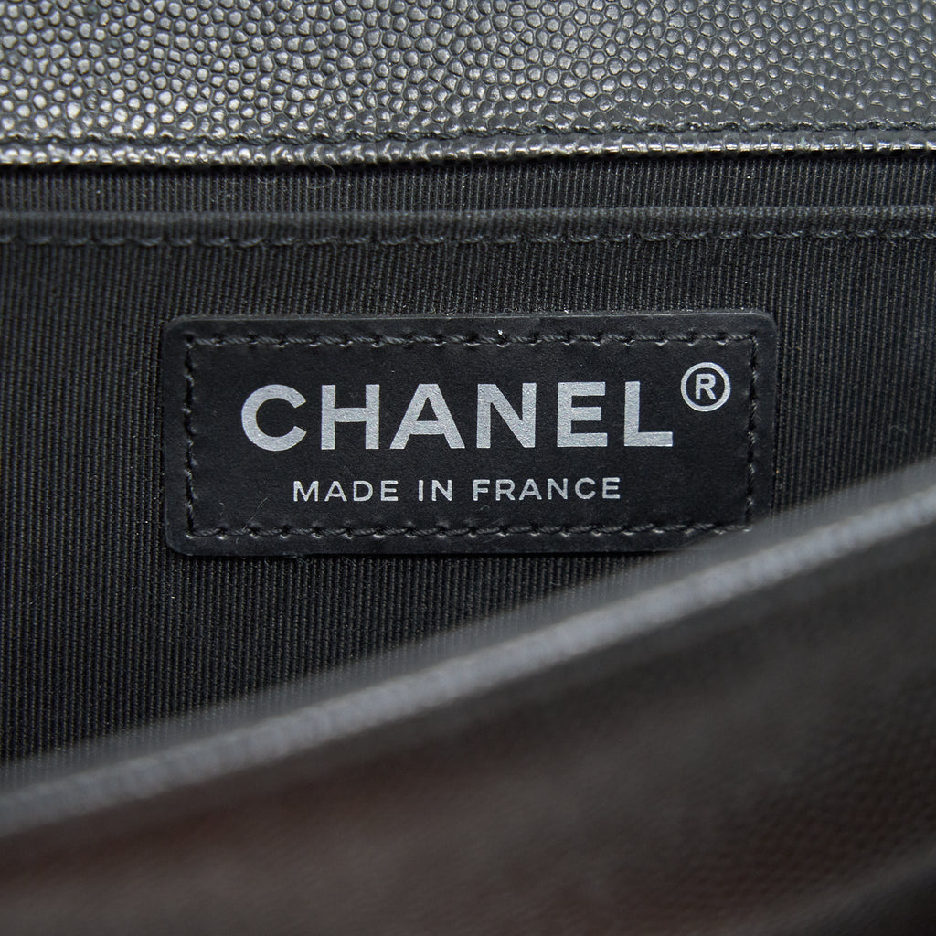 CHANEL MEDIUM BOY CHANEL HANDBAG CAVIAR BLACK SHW